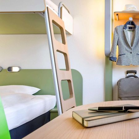 ไอบิส บัดเจ็ต นิวพอร์ต Hotel ภายนอก รูปภาพ