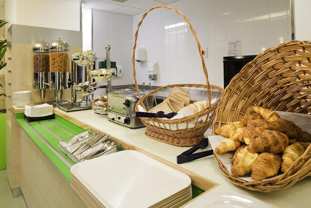 ไอบิส บัดเจ็ต นิวพอร์ต Hotel ภายนอก รูปภาพ