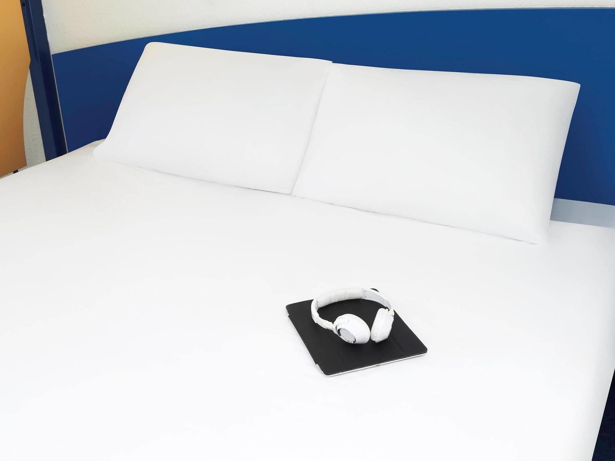 ไอบิส บัดเจ็ต นิวพอร์ต Hotel ภายนอก รูปภาพ